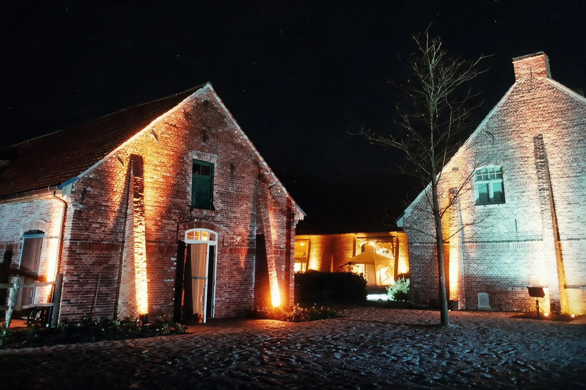 Speghelhof bij avond, de historische hoeve in Wervik